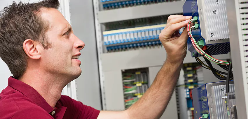 Offshore and Petroleum Facility Electrician in Norwalk